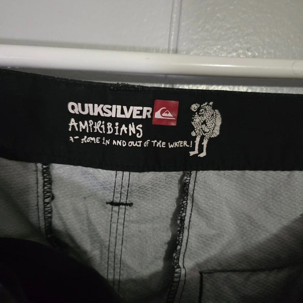 Quiksilver Amphibians Shorts‎ Mens 34 Black Pinstripe Hybrid Boardshorts 4126